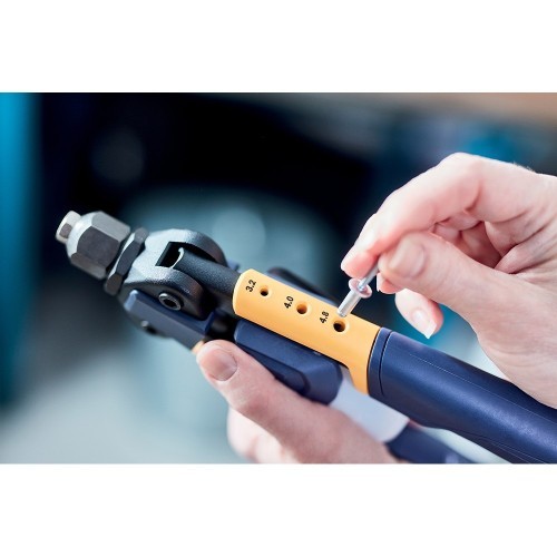 Remachadora Manual Metal 17.5x4.5x35cm Multitamaño RAPID