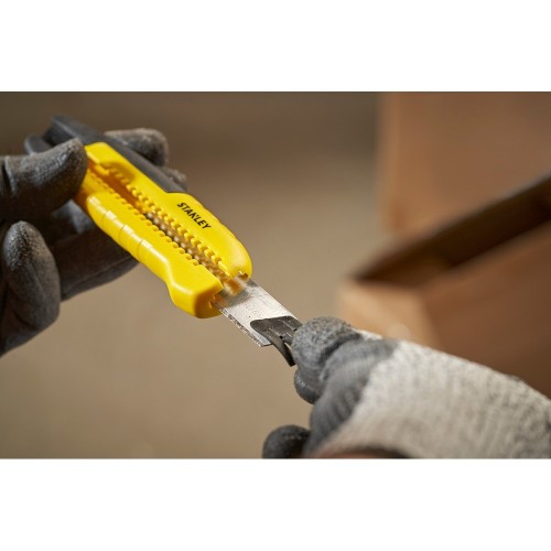 Cúter Bi-Material Segmentación Lateral 18mm Stanley